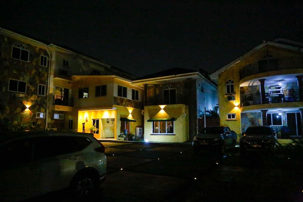 Midindi Hotel 1129888 — 2