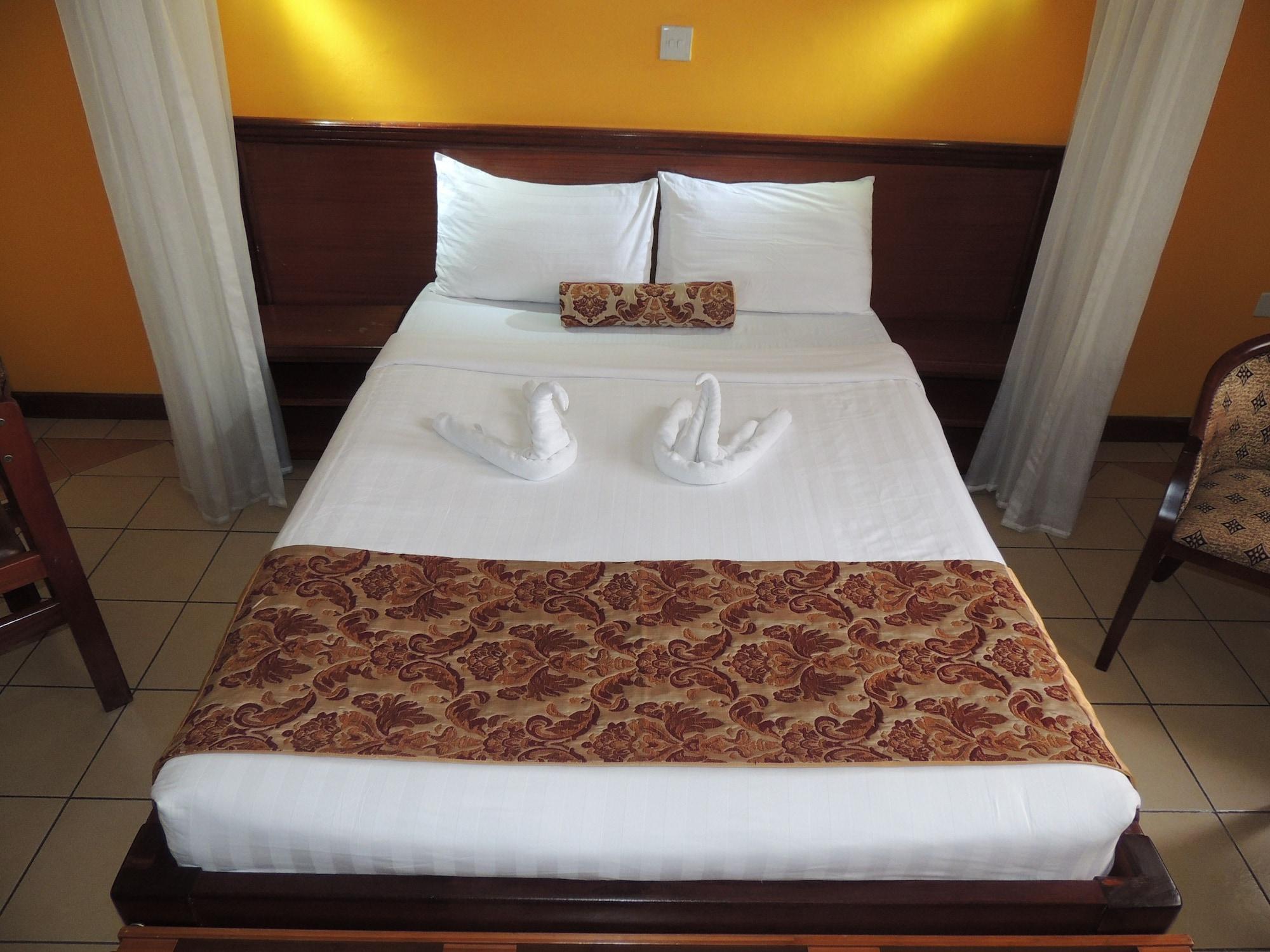 THE HENNESSIS HOTEL 1057788 — 7