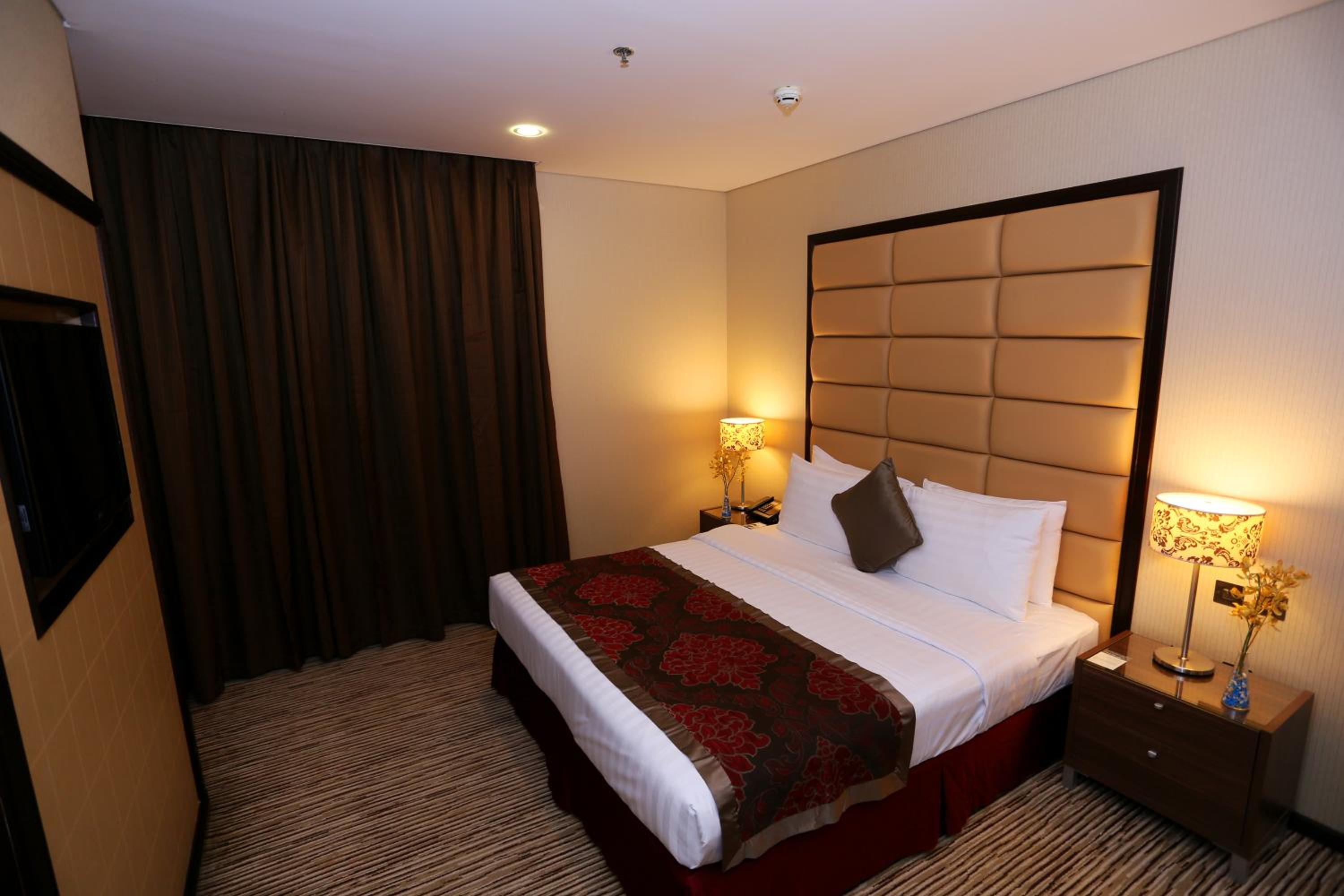 Al Hamra Hotel Sharjah — 10