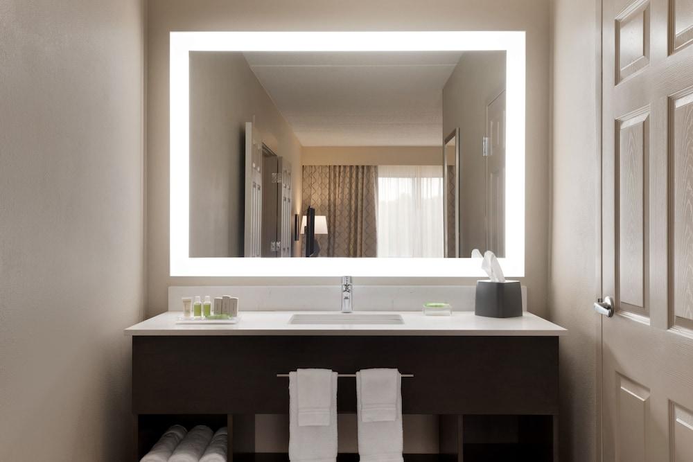 Holiday Inn Hotel & Suites Council Bluffs-I-29 — 8