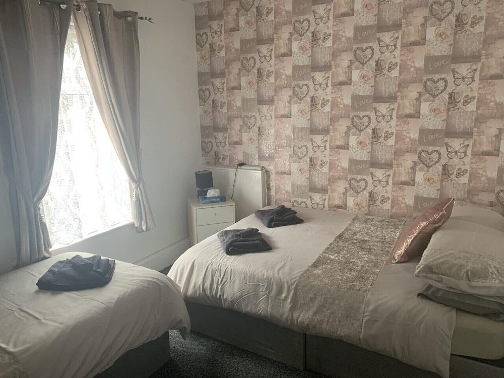 The Butterfly Hotel - Adults Only — 9