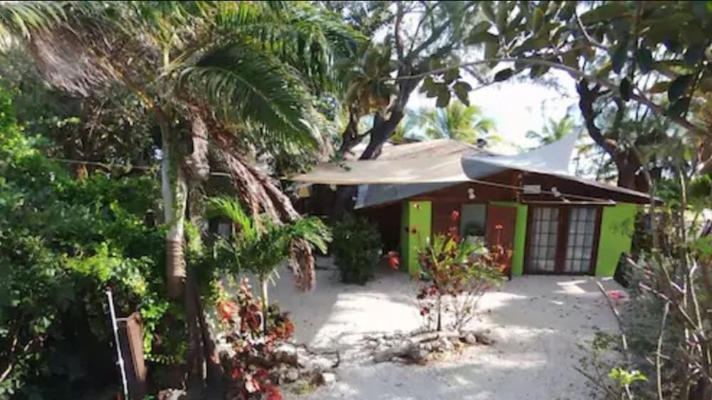 MoonRaker Beach Hotel 1195228 — 3