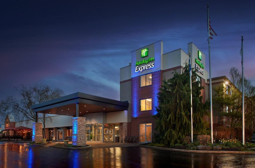 Holiday Inn Express Akron NW - Fairlawn — 1