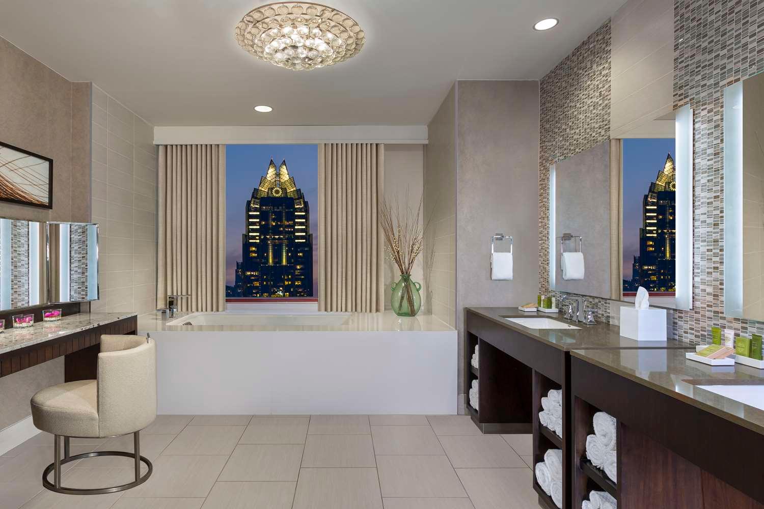 Hilton Austin — 4