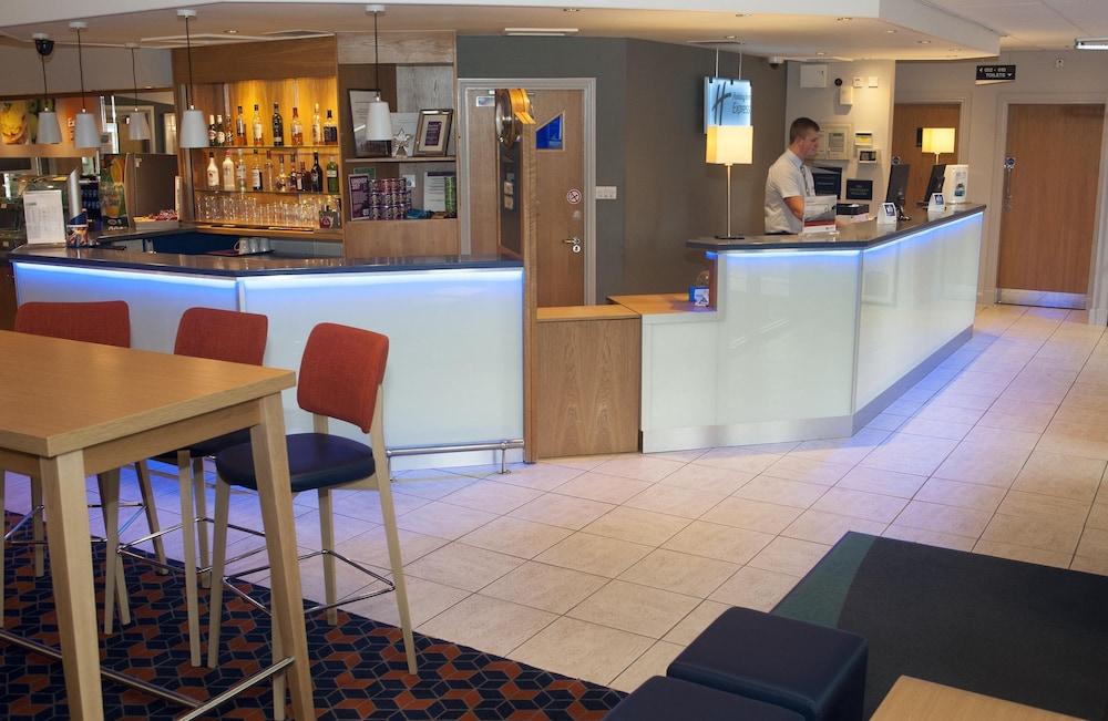 Holiday Inn Express Perth — 9