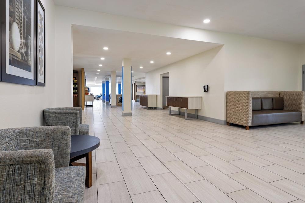 Holiday Inn Express Augusta Downtown — 10