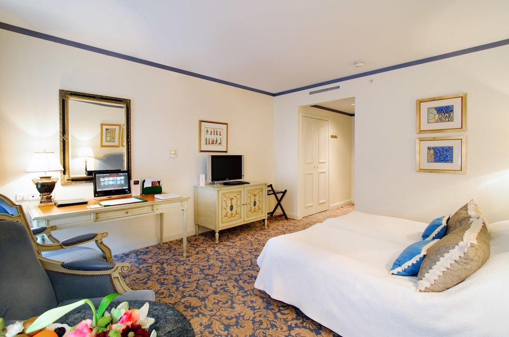 GRAND PALACE HOTEL 59824 — 10