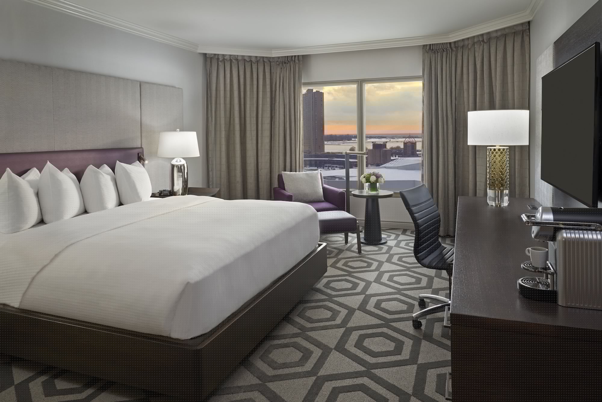 INTERCONTINENTAL TORONTO CENTRE 3214 — 8