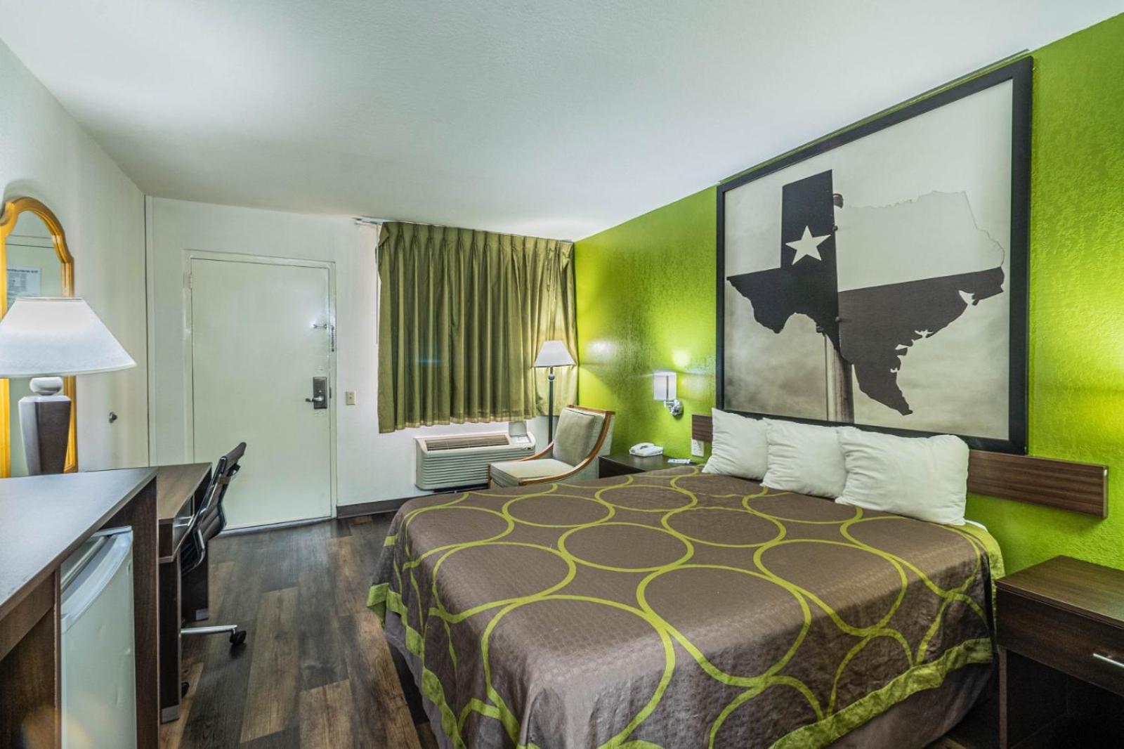 Super 8 By Wyndham El Paso Airport — 9