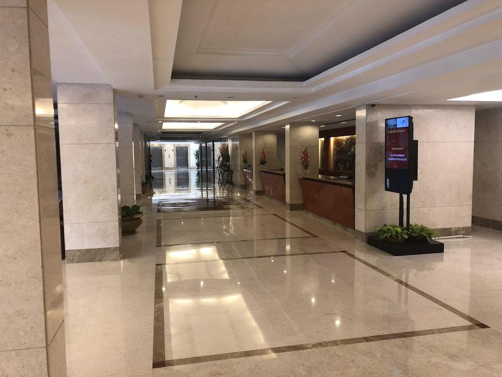 THE LALIT ASHOK — 10