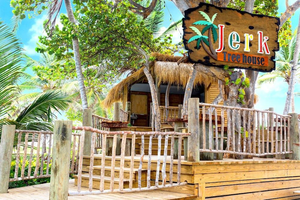 Coconut Bay Beach Resort and Spa — 4