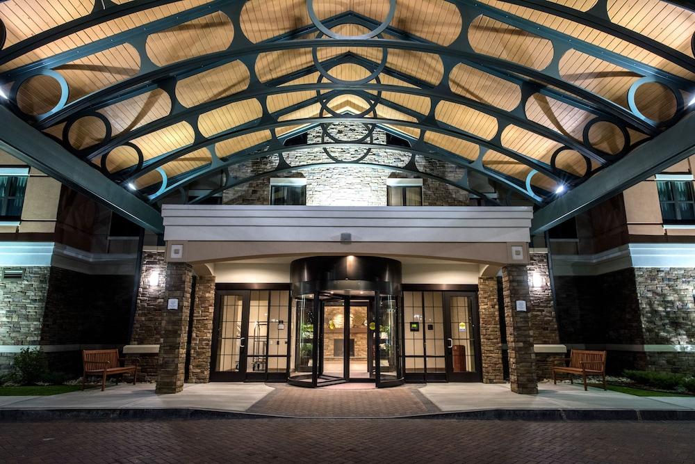 Staybridge Suites Albany Wolf Rd-Colonie Center — 4