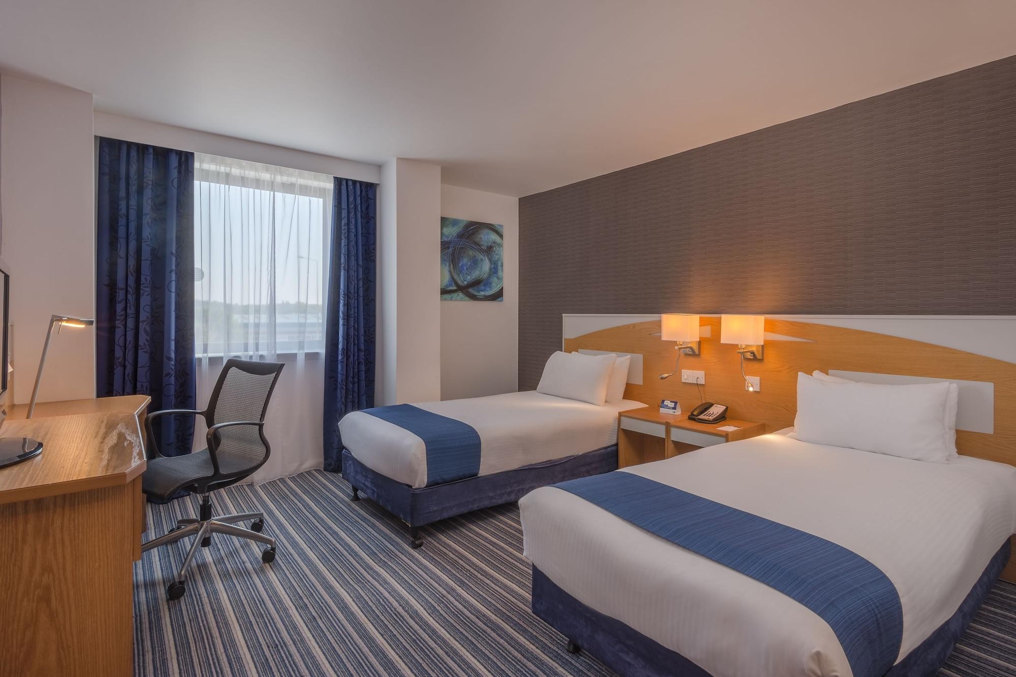 EXPRESS BY HOLIDAY INN CASTLE BROMWICH — 6