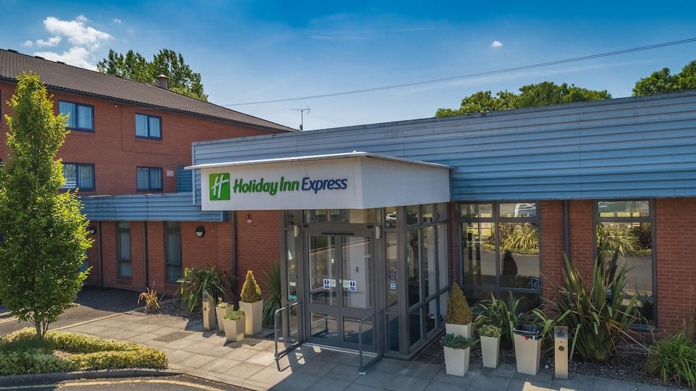 HOLIDAY INN EXPRESS PRESTON - SOUTH — 1