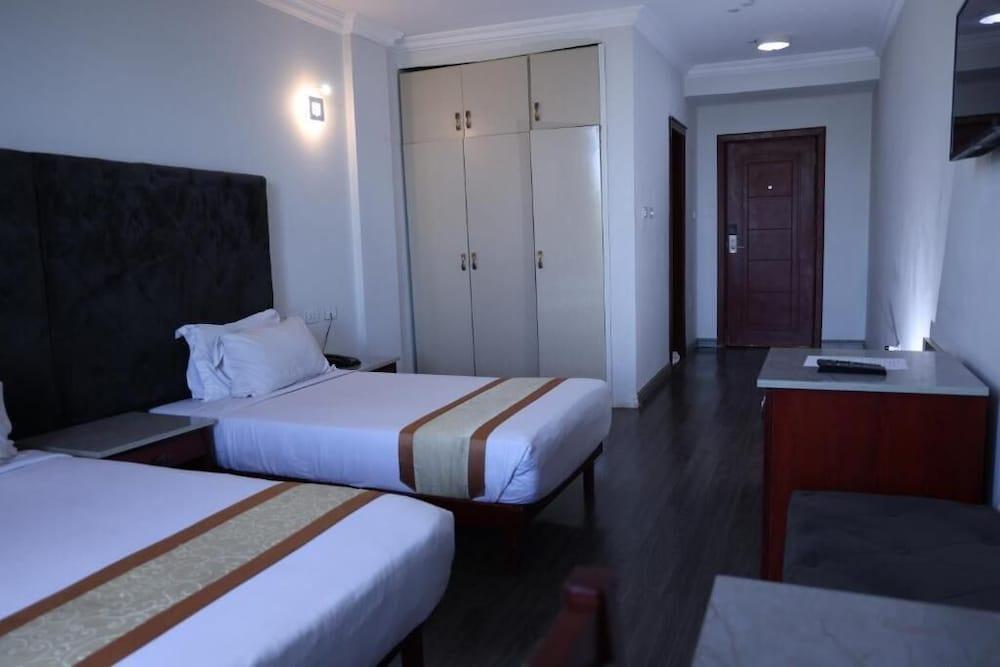 Trinity Hotel — 7