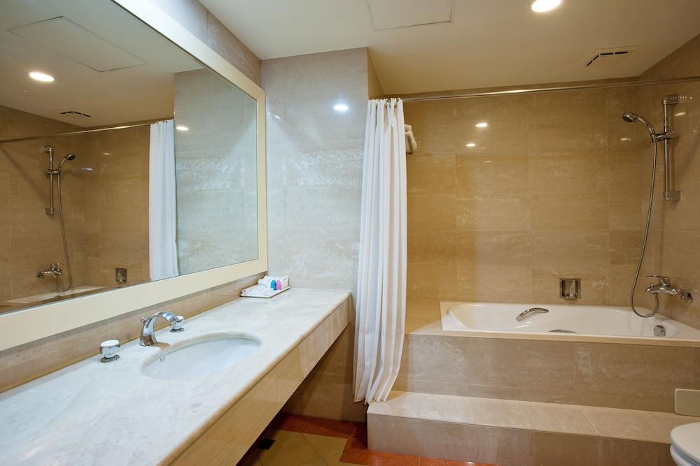 CHUTO PLAZA 72534 — 10