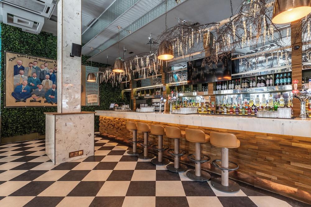 Sir Thomas Hotel — 10