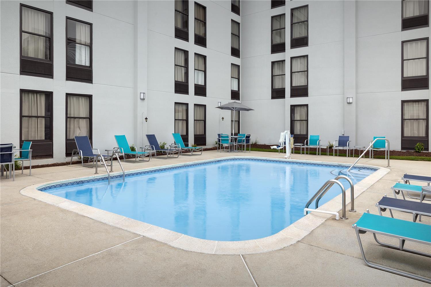 Hampton Inn Fayetteville Fort Bragg — 2