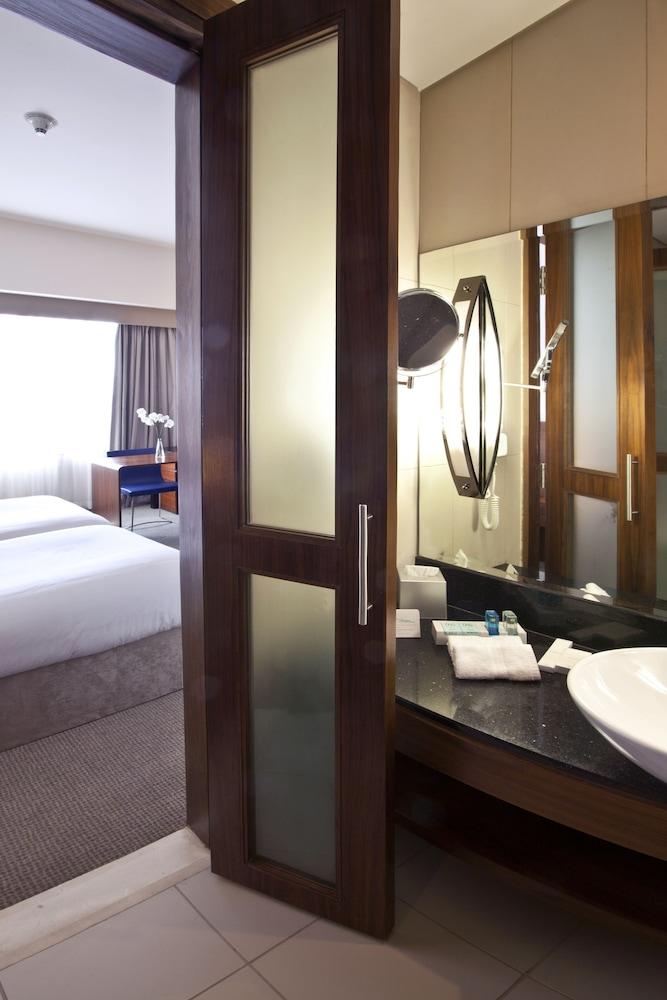 Novotel Deira Creekside Dubai — 4