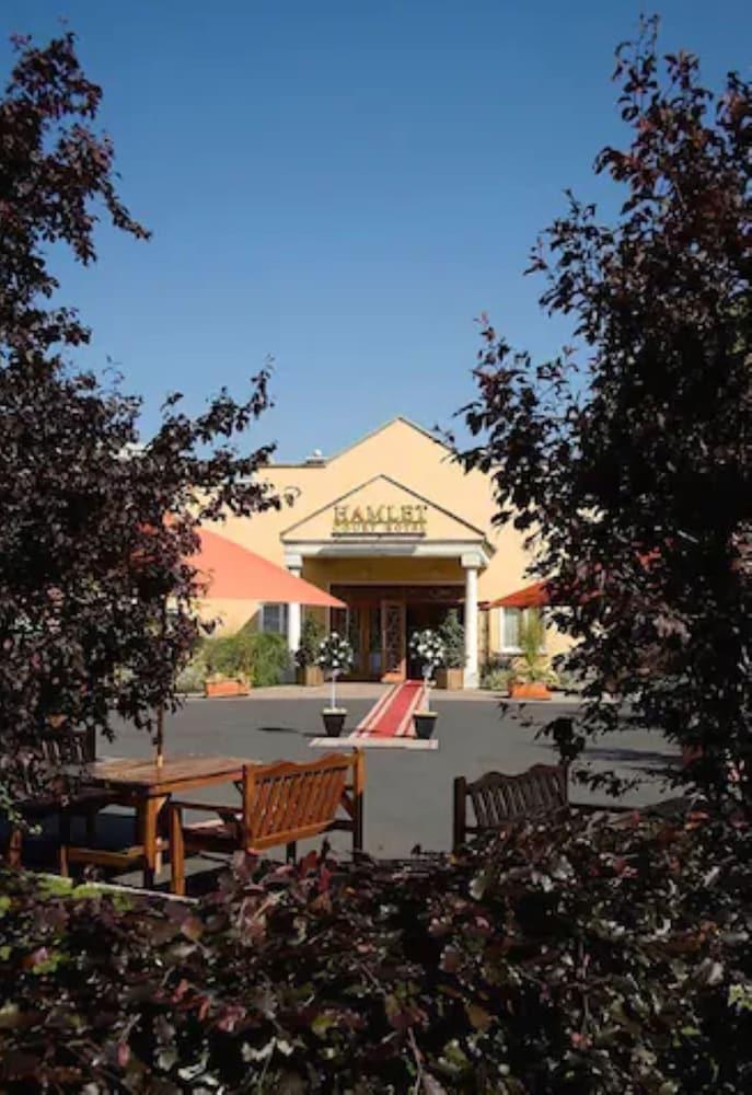 HAMLET COURT HOTEL 97549 — 2
