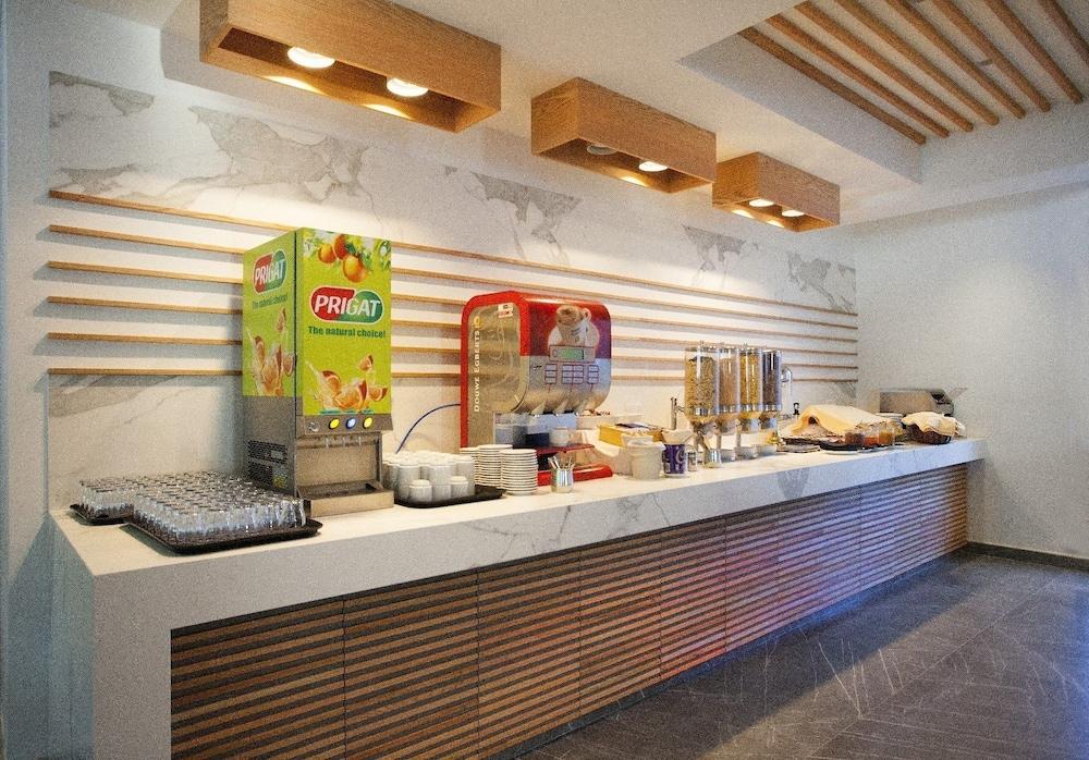 Pefkos City Hotel — 4