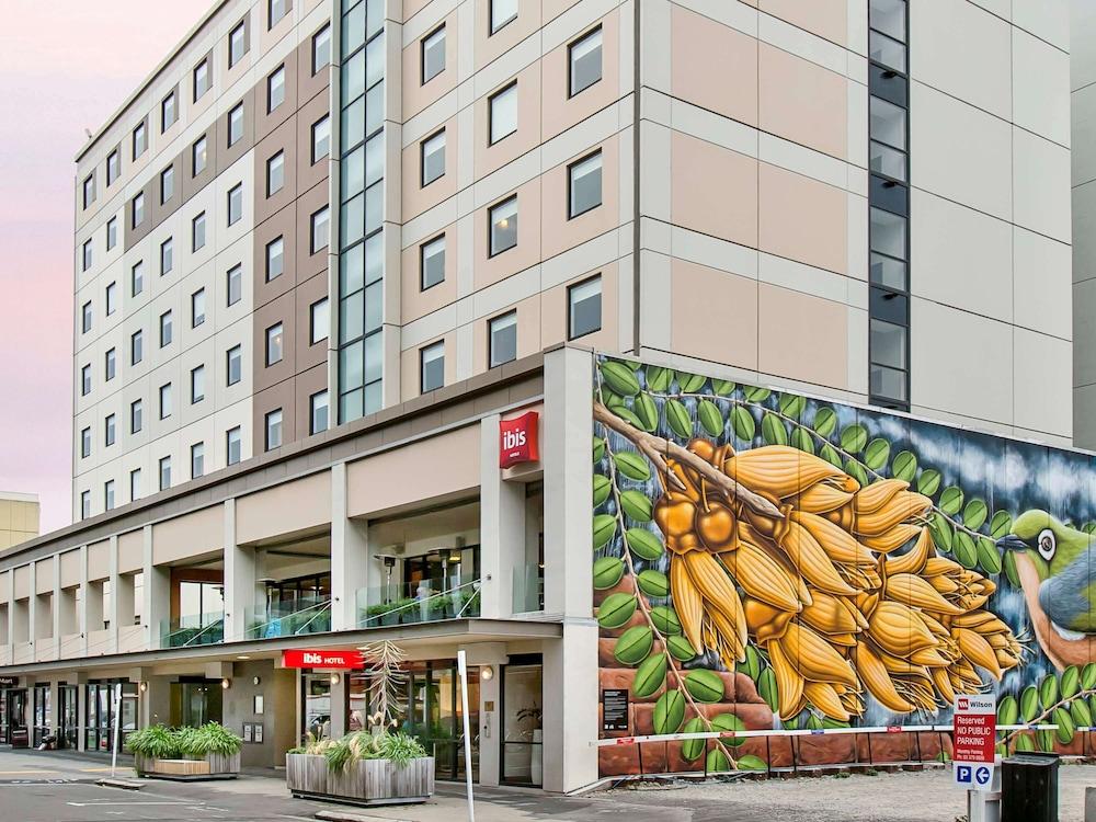 IBIS CHRISTCHURCH — 2