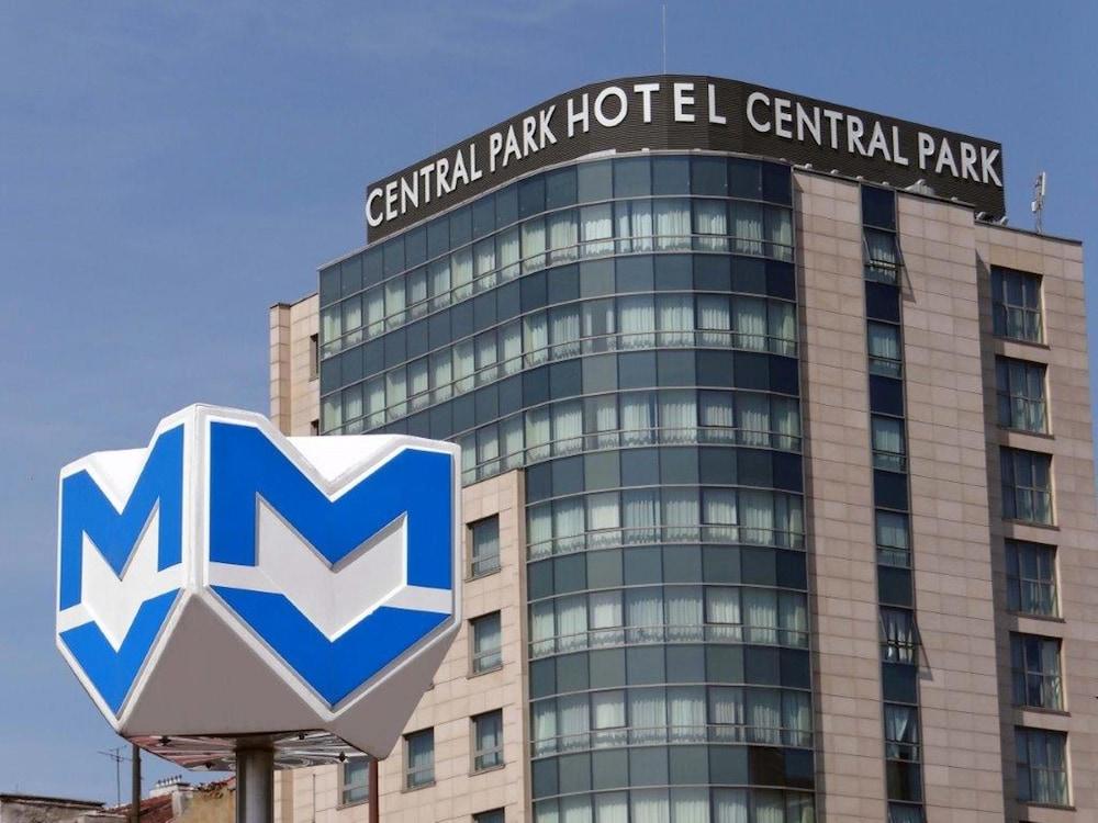 ROSSLYN CENTRAL PARK HOTEL