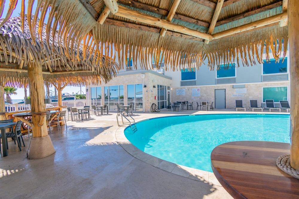 Clarion Pointe Galveston Seawall — 4