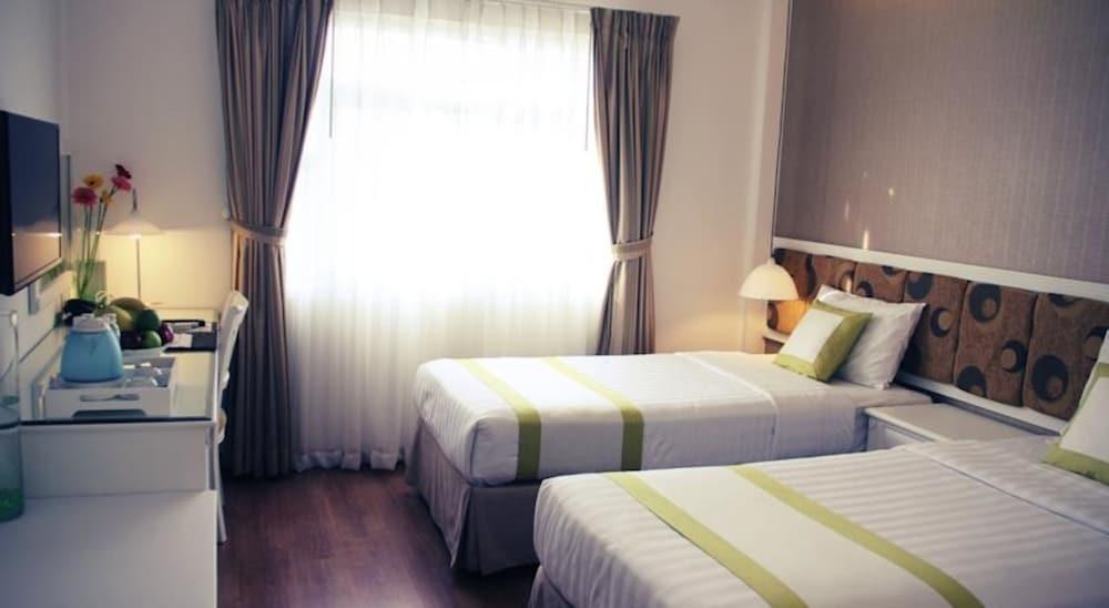 Golden Ant Hotel — 10