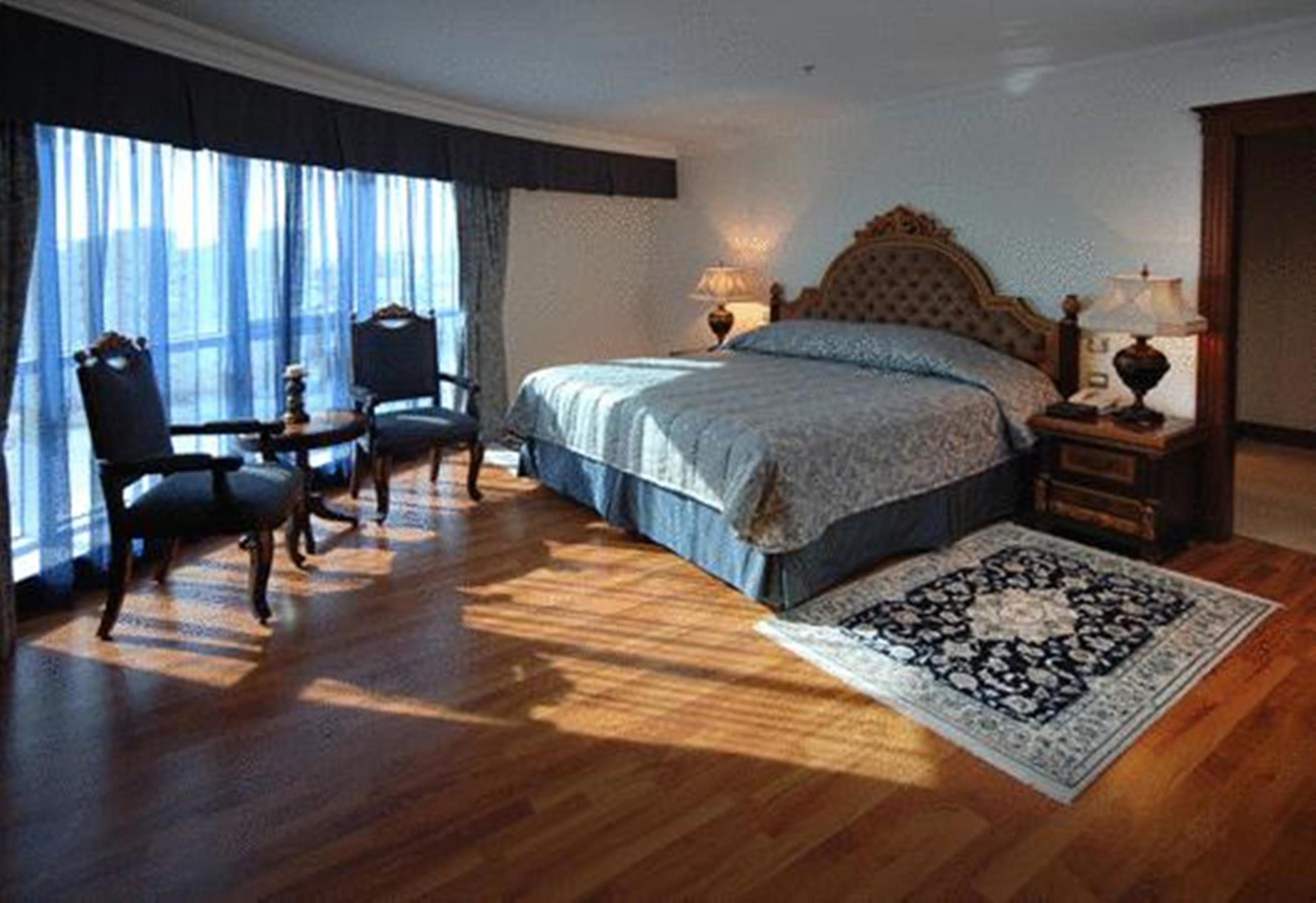 Grand Excelsior Hotel Bur Dubai — 9