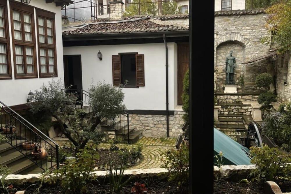 HOTEL MANGALEMI 997275 — 3