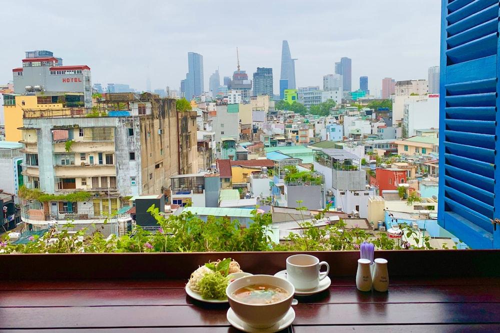 Duc Vuong Hotel — 2