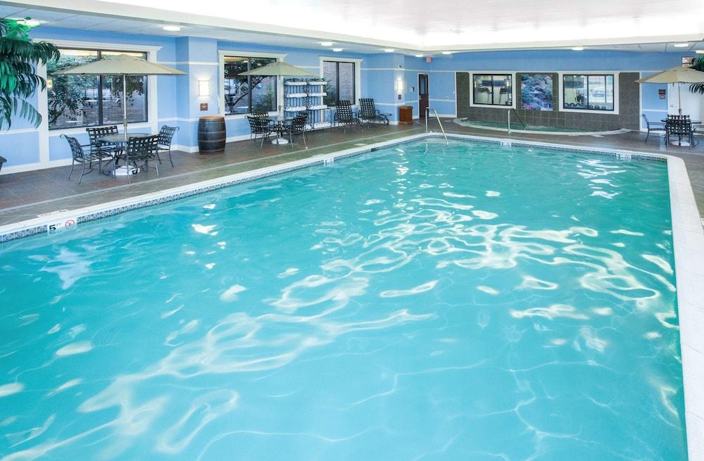 Hampton Inn Coventry - Warwick Area — 6