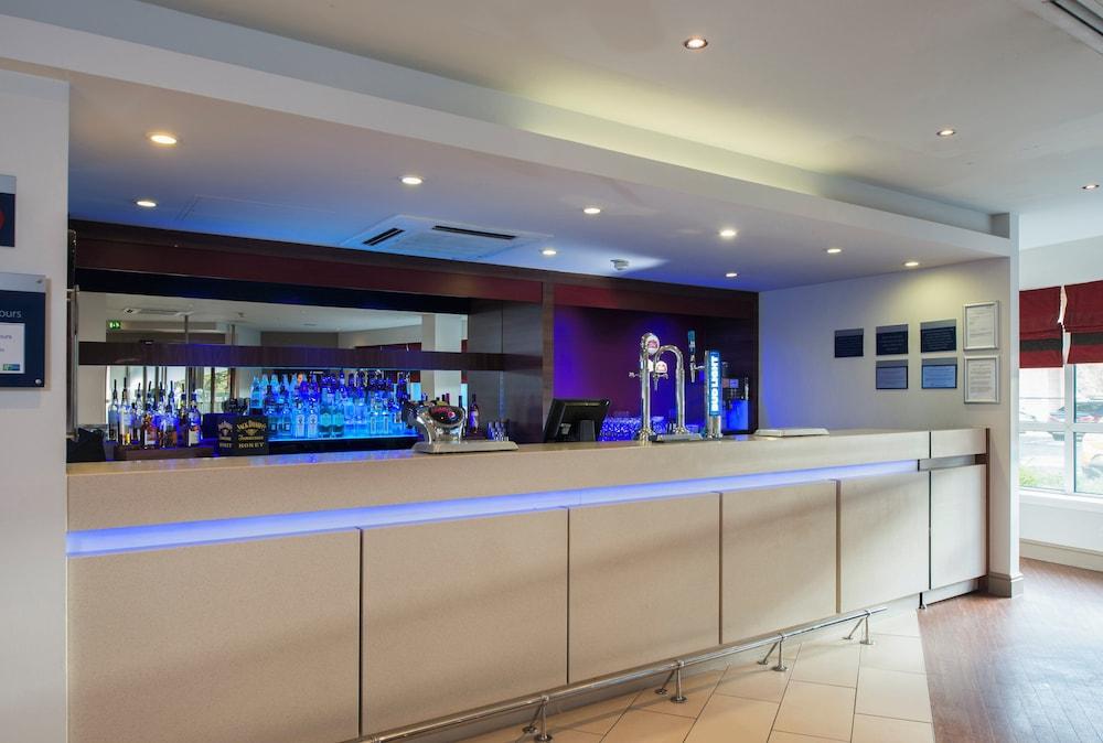 EXPRESS BY HOLIDAY INN GLASGOW AIRPORT — 10