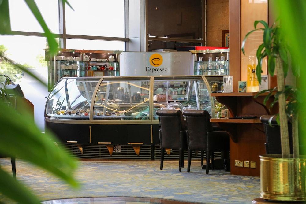HOLIDAY INN AL THURAYA CITY — 8