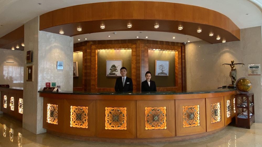 Monarch Plaza Hotel 1111698 — 4