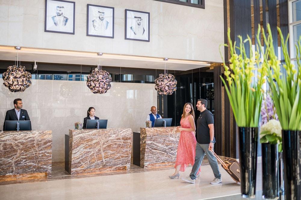 Radisson Blu Dubai Canal View — 10