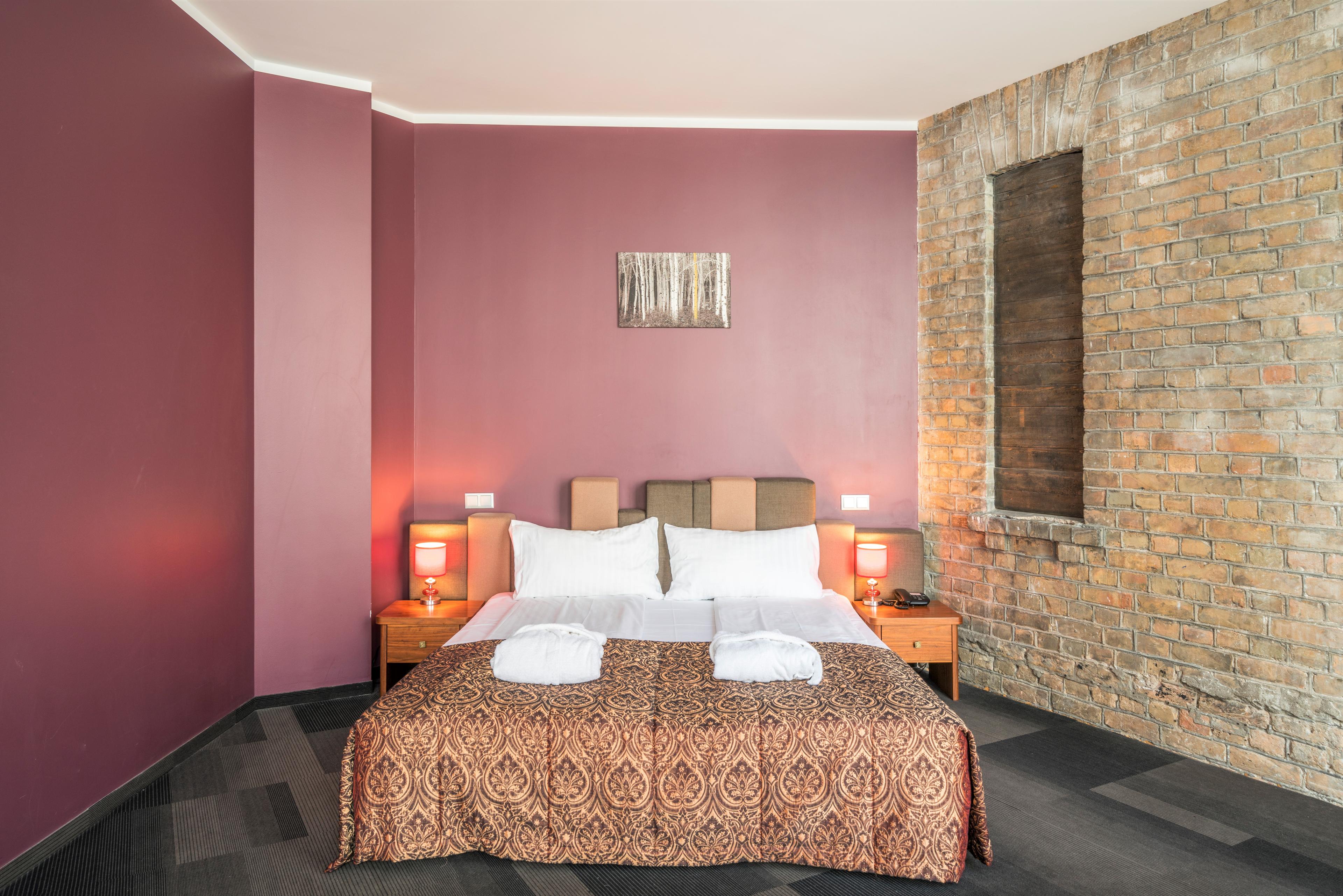 RIXWELL TERRACE DESIGN HOTEL(formerly WELLTON TERRACE DESIGN HOTEL) 992355 — 9