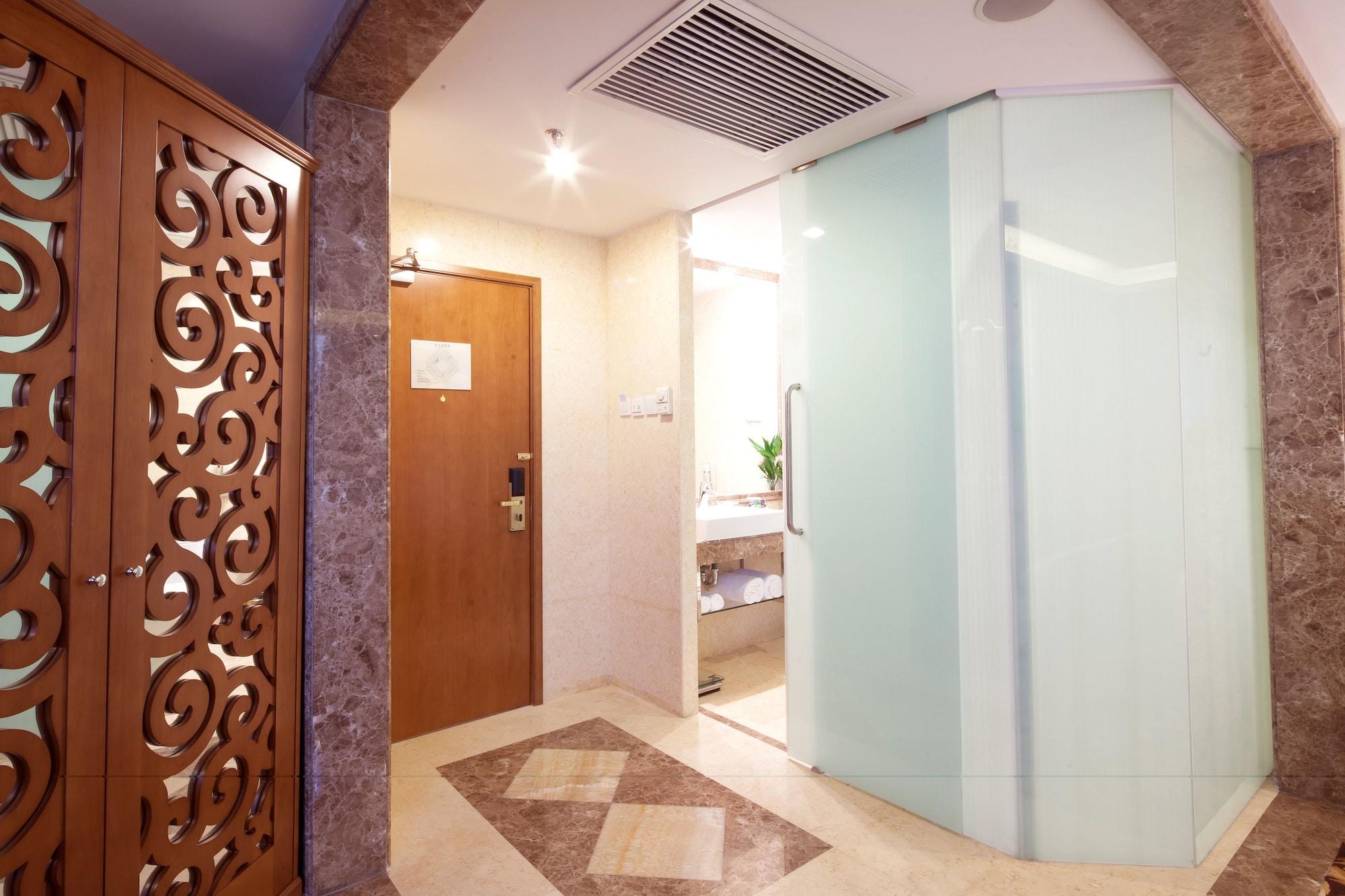 Howard Johnson by Wyndham Paragon Hotel Beijing — 1