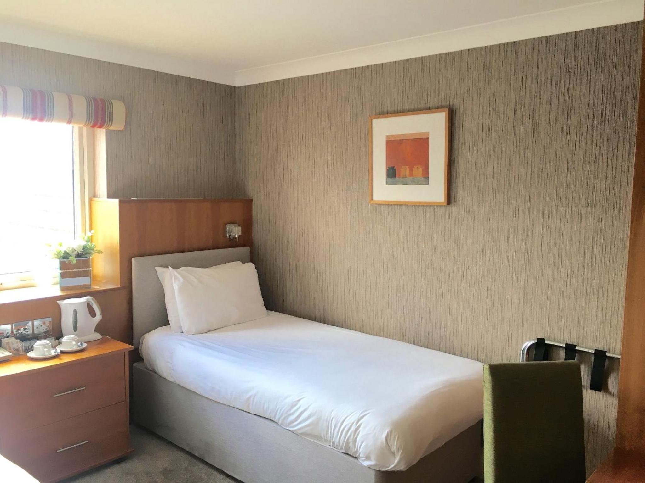 THE PARK HOTEL LIVERPOOL — 7
