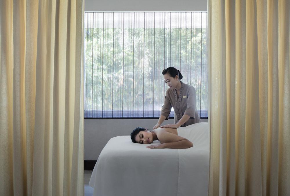 Radisson Hotel Brunei Darussalam — 7