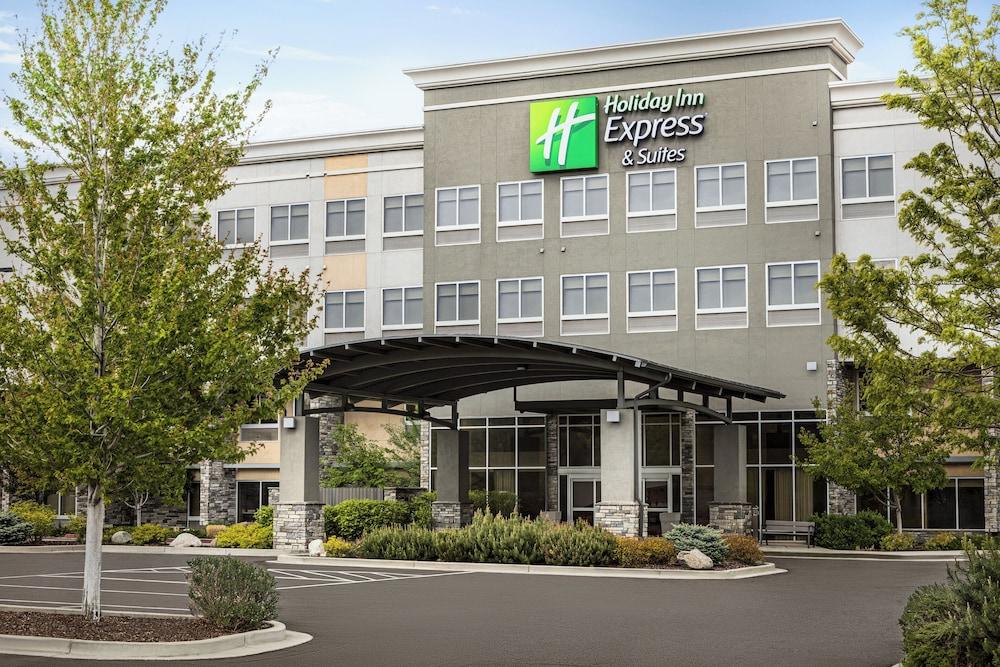 HOLIDAY INN EXPRESS SUITES COLORADO SPRINGS CENTRAL — 2