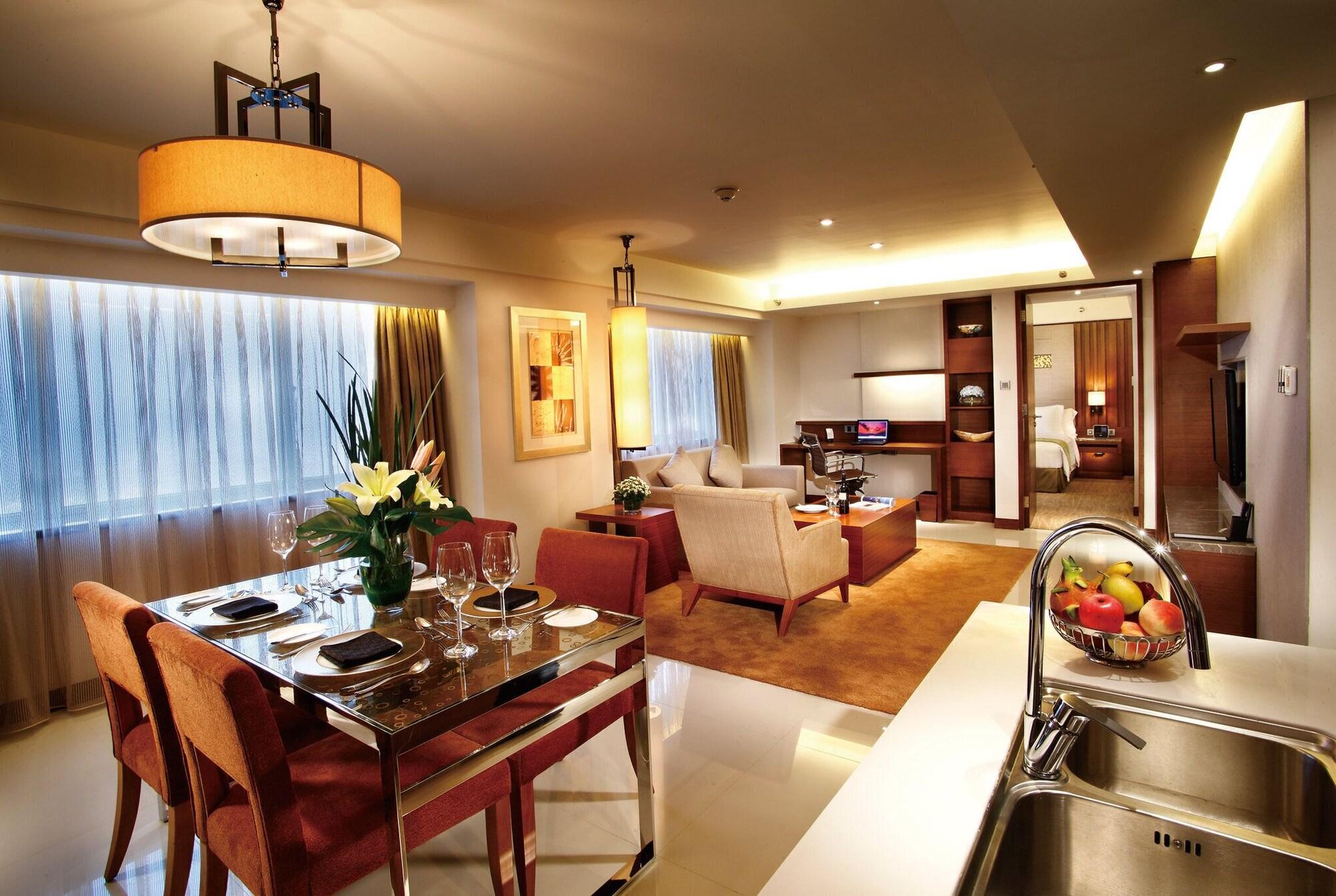 CROWNE PLAZA GUANGZHOU CITY CENTRE 3744 — 7