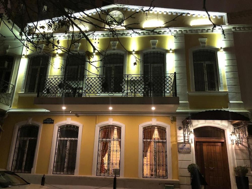 Swan Hotel — 2