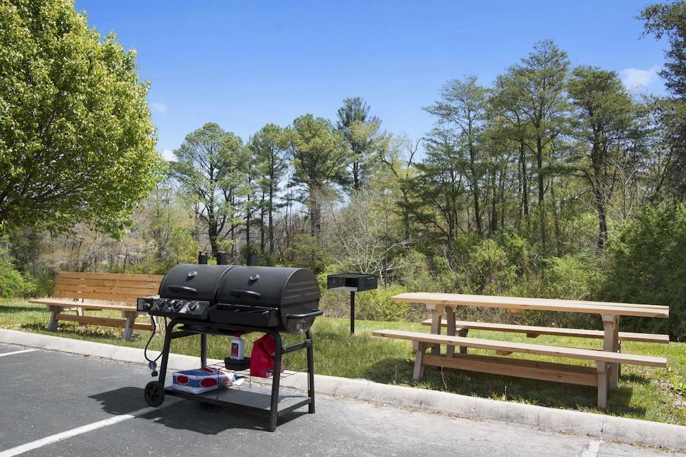 Baymont by Wyndham Crossville — 2