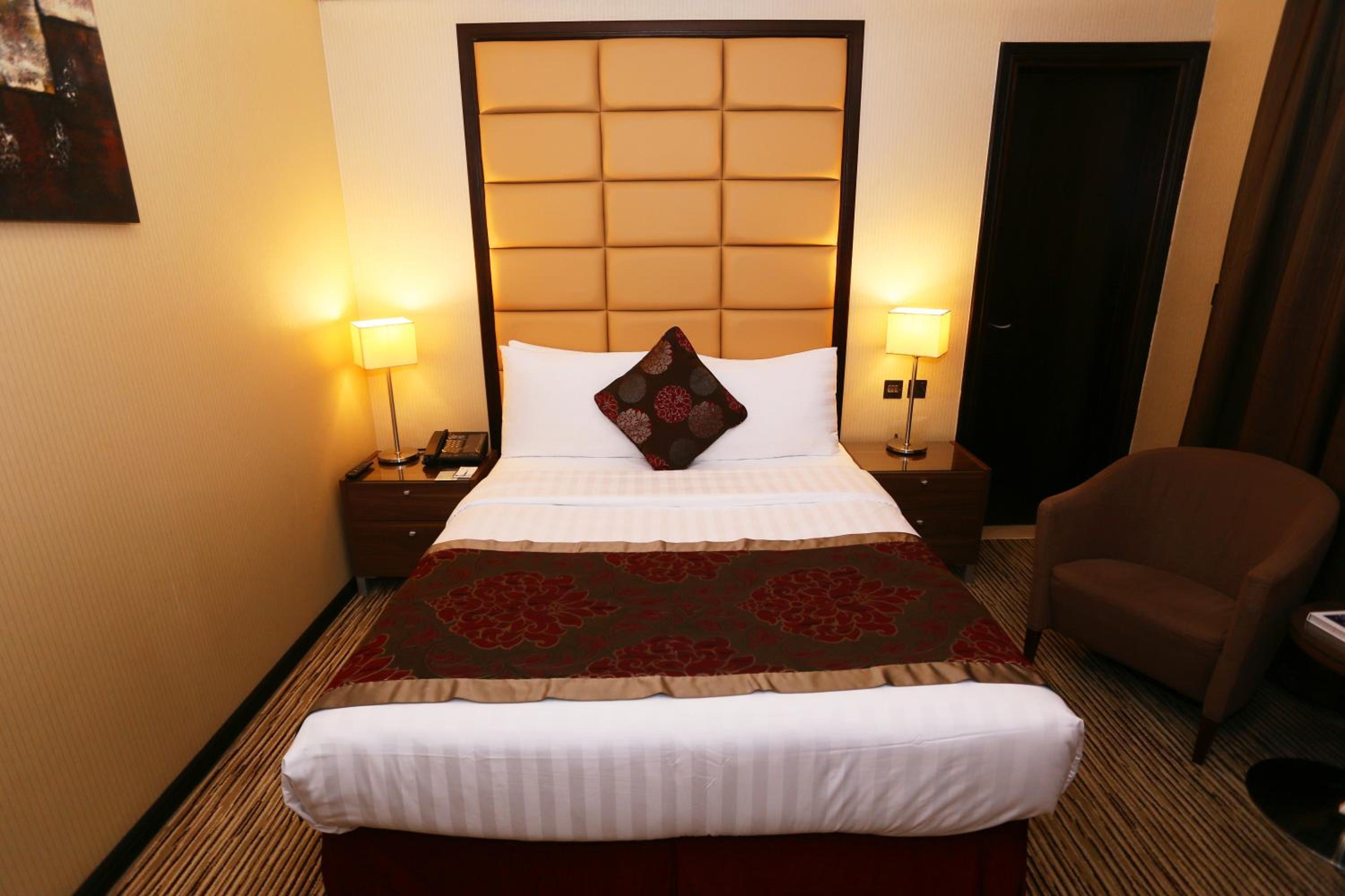 Al Hamra Hotel Sharjah — 8