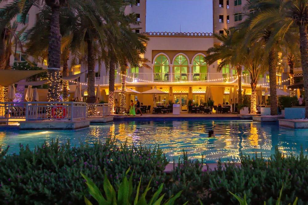 Movenpick Jumeirah Lakes Towers