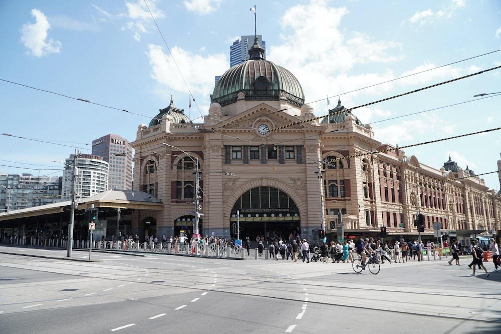 Hotel Indigo Melbourne on Flinders, an IHG Hotel — 4
