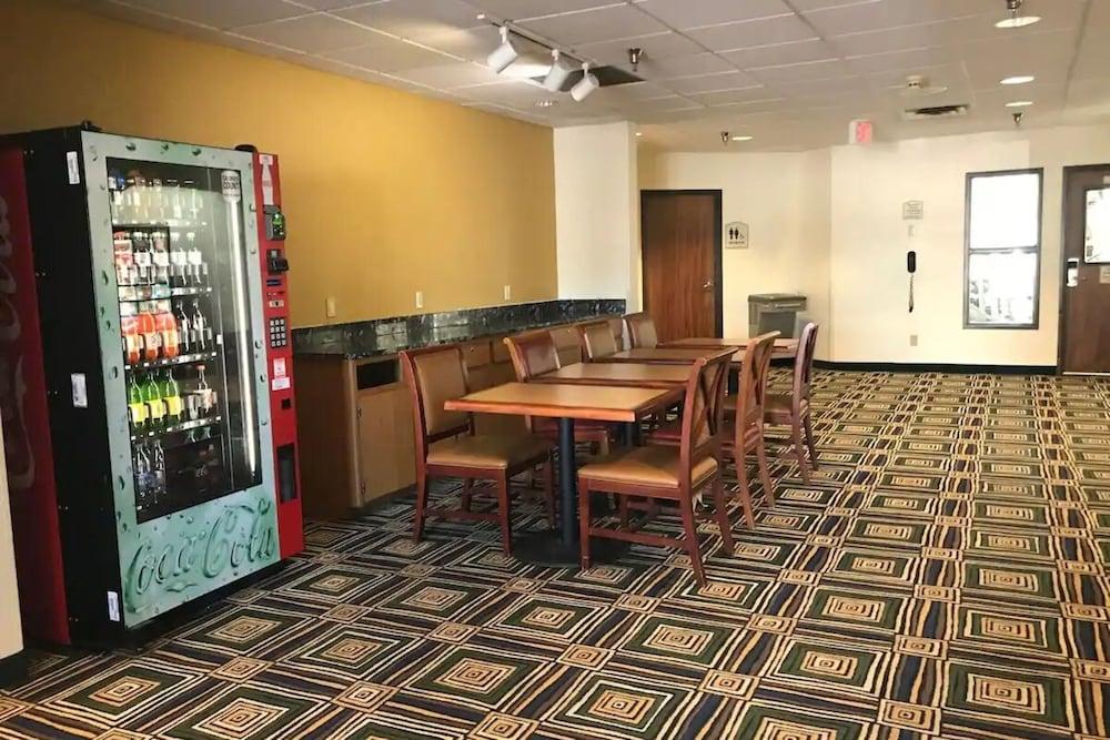 Blue Way Inn Eagan Extended Stay — 8