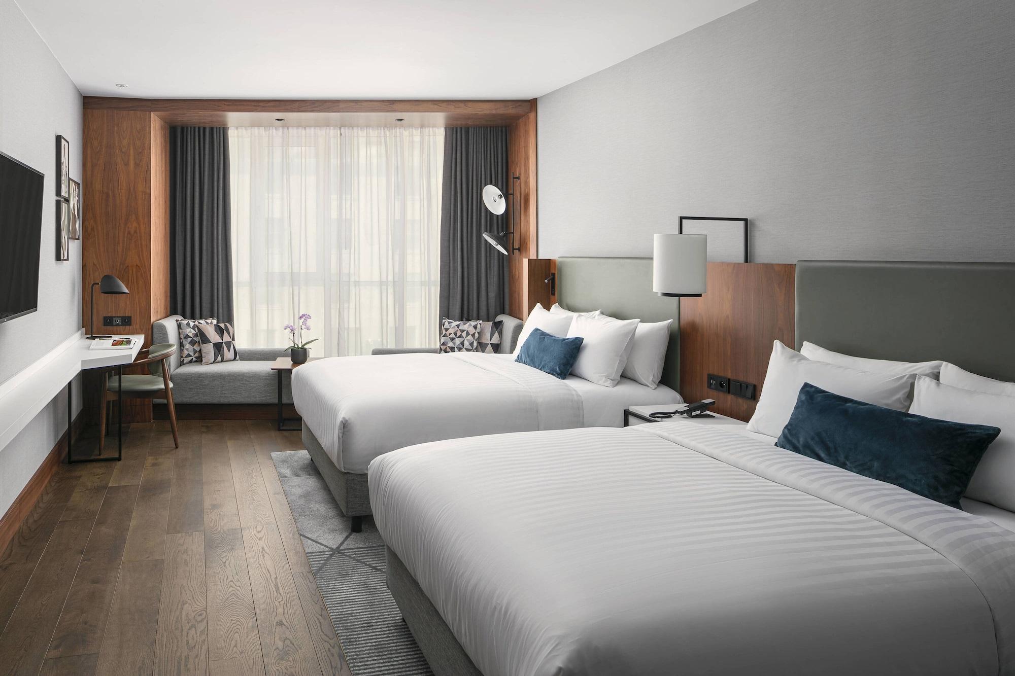 PRAGUE MARRIOTT HOTEL 4944 — 9